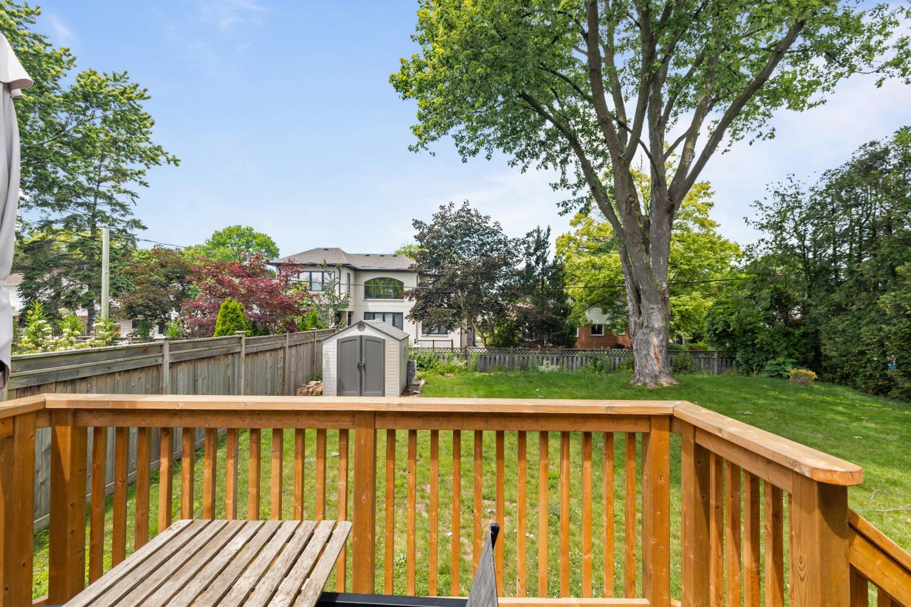 3 BR Oakville House Picturesque Neighbourhood - Property Image 5