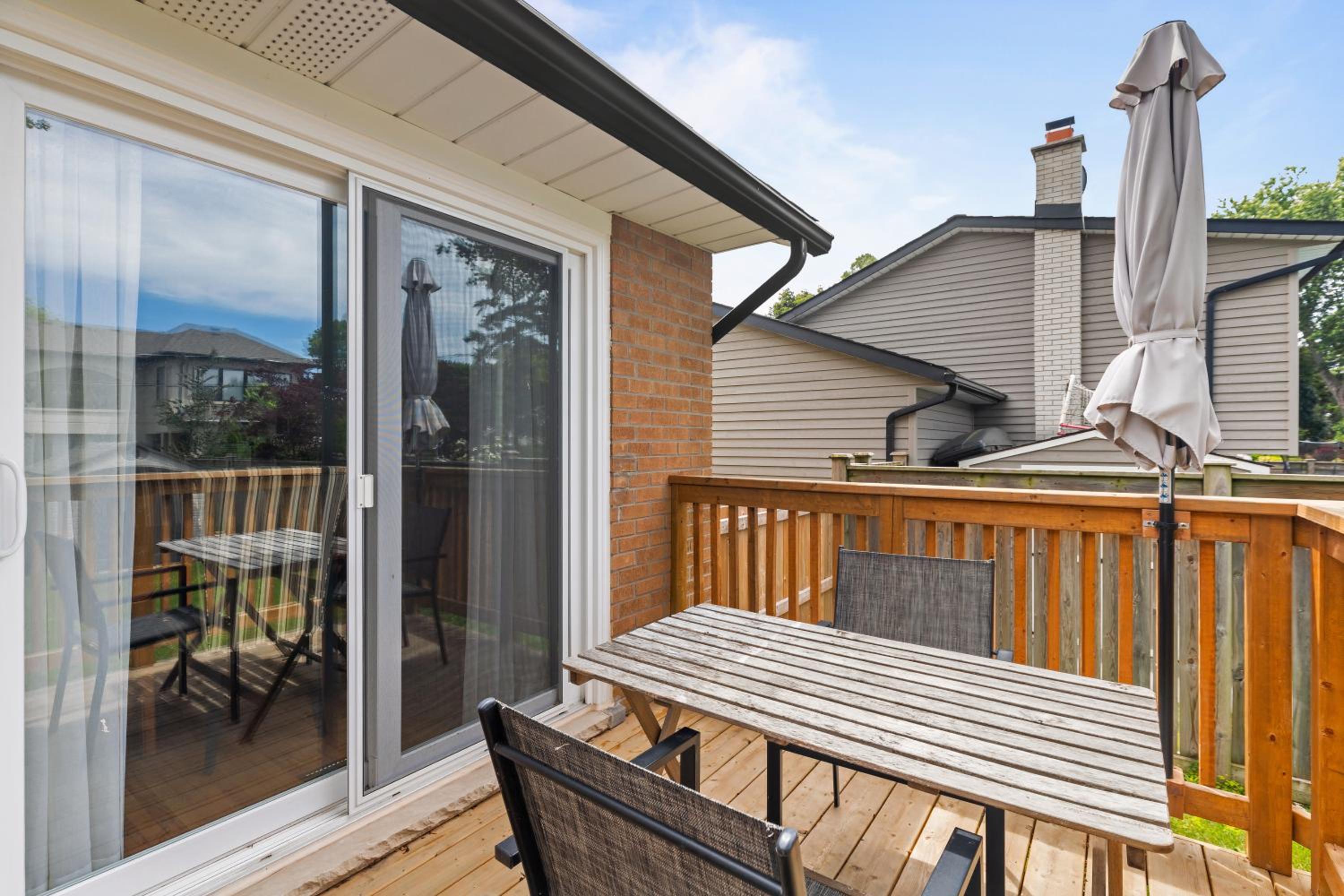 3 BR Oakville House Picturesque Neighbourhood - Property Image 17