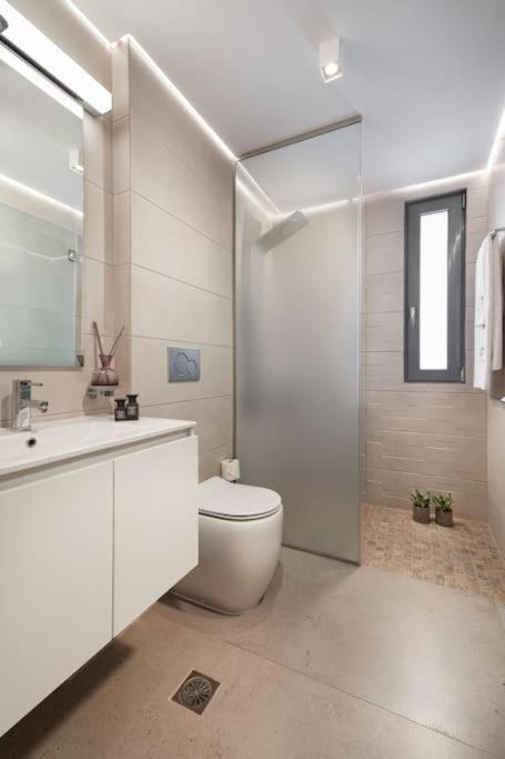 CW Athens Riviera Suite