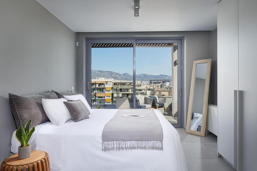 CW Athens Riviera Suite