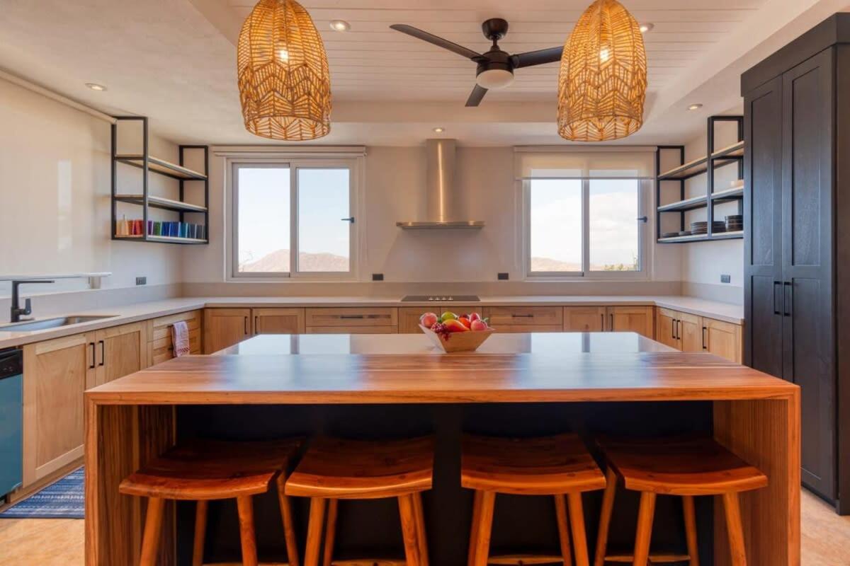 2-Bedroom Mountaintop Apartment with Incredible Ocean View