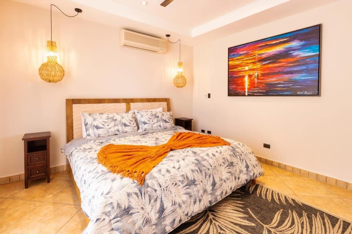 2-Bedroom Mountaintop Apartment with Incredible Ocean View