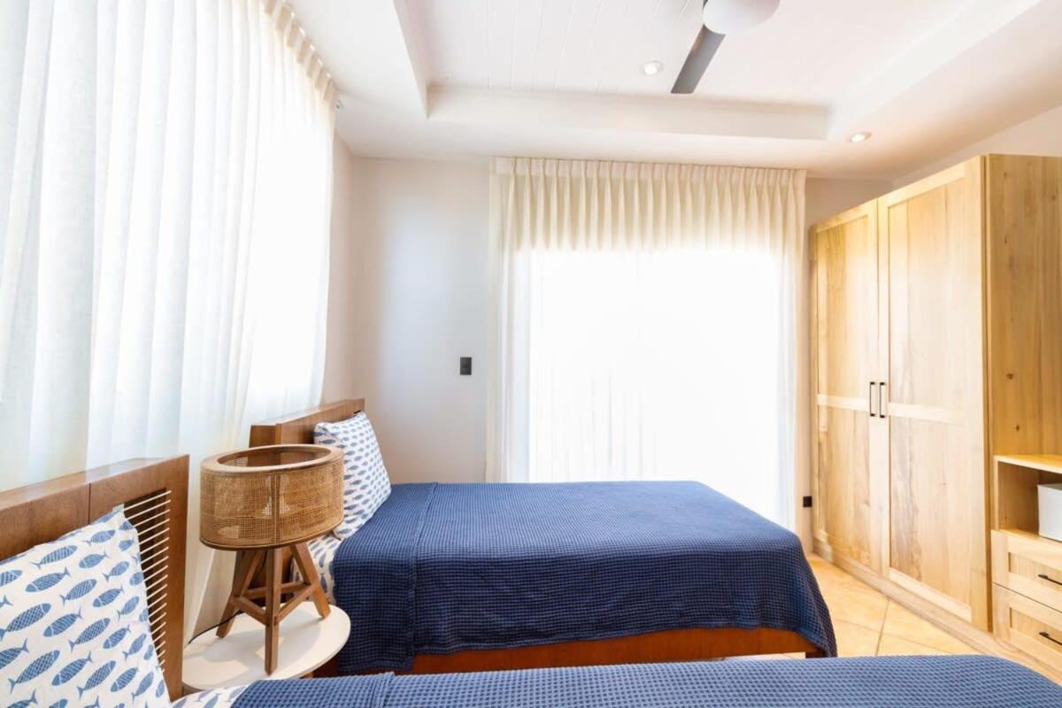 2-Bedroom Mountaintop Apartment with Incredible Ocean View