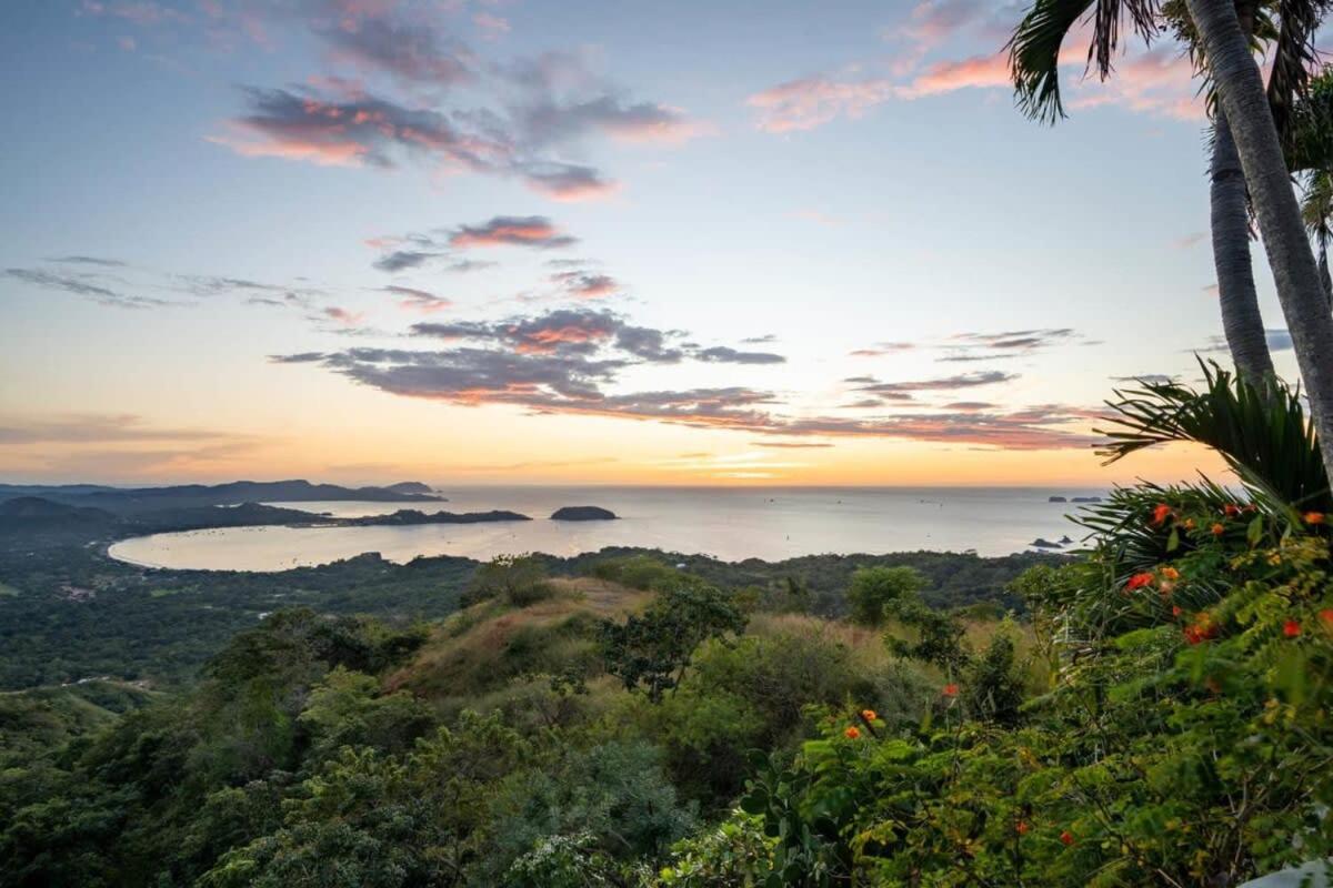 2-Bedroom Mountaintop Apartment with Incredible Ocean View