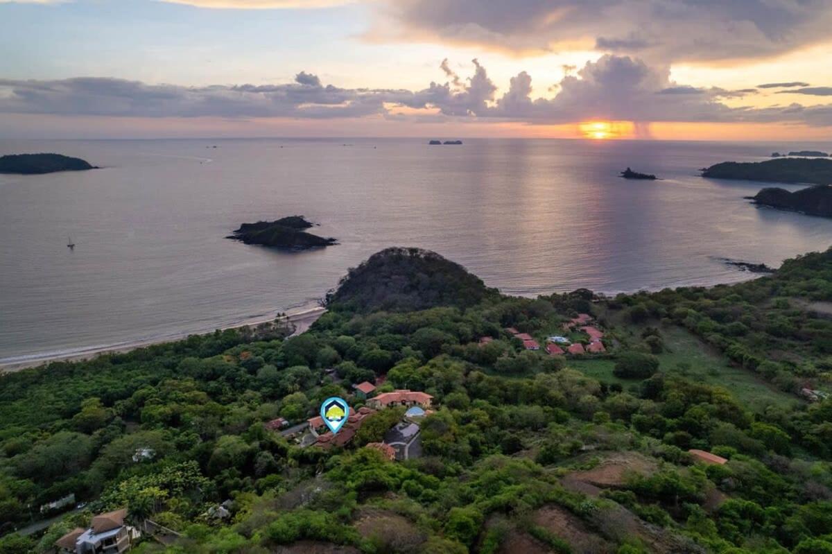 Stylish Villa with Brand-New Furniture, Panoramic Ocean Views, and Infinity Swimming Pool & Hot Tub