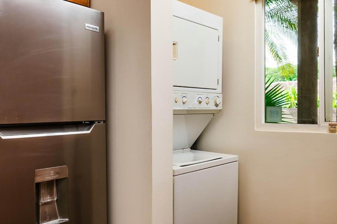 1-BD Near Beach Great for Digital Nomads