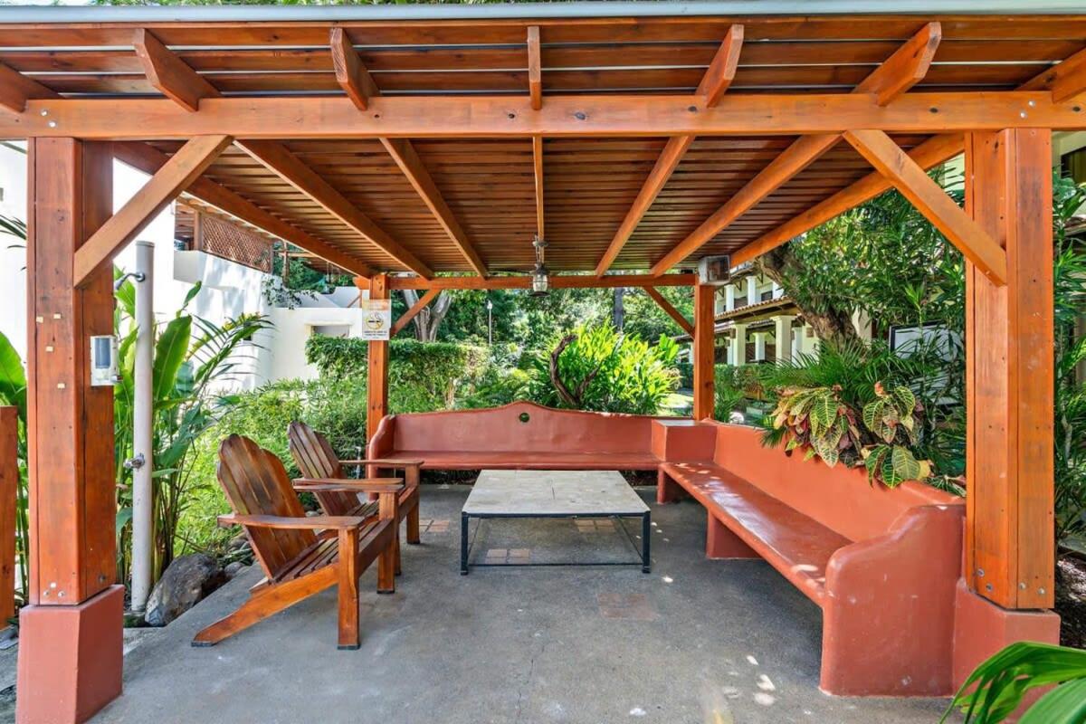 Modern Split-Level 2-Bedroom Condo with Pools, Terrace & Easy Beach Access