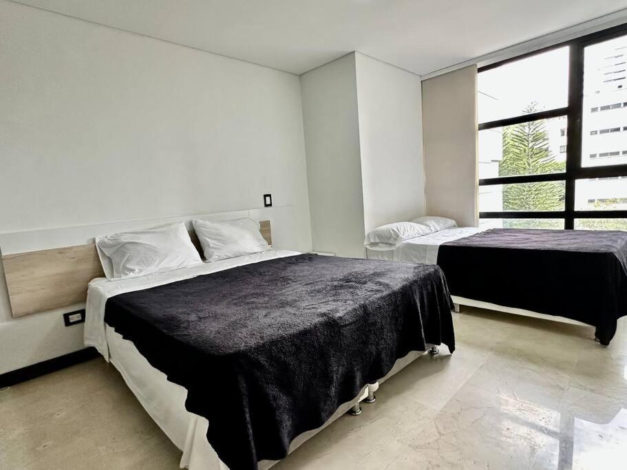 702 Beautiful and spacious apartment in El Poblado