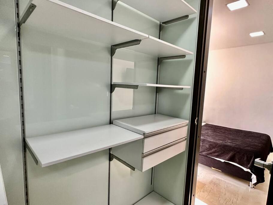 702 Beautiful and spacious apartment in El Poblado