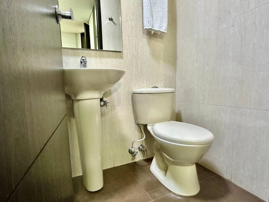 702 Beautiful and spacious apartment in El Poblado