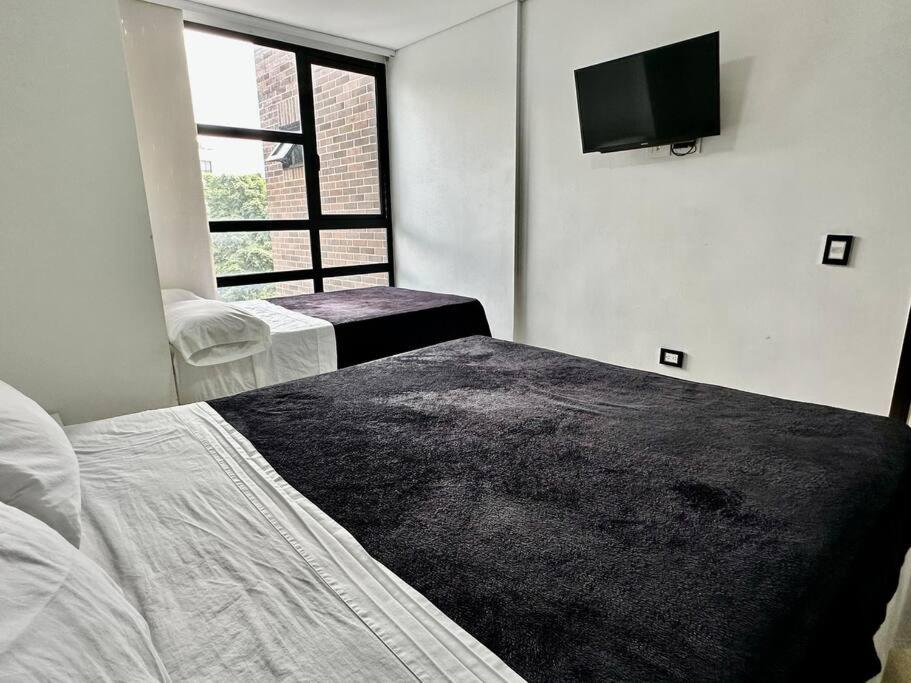 702 Beautiful and spacious apartment in El Poblado