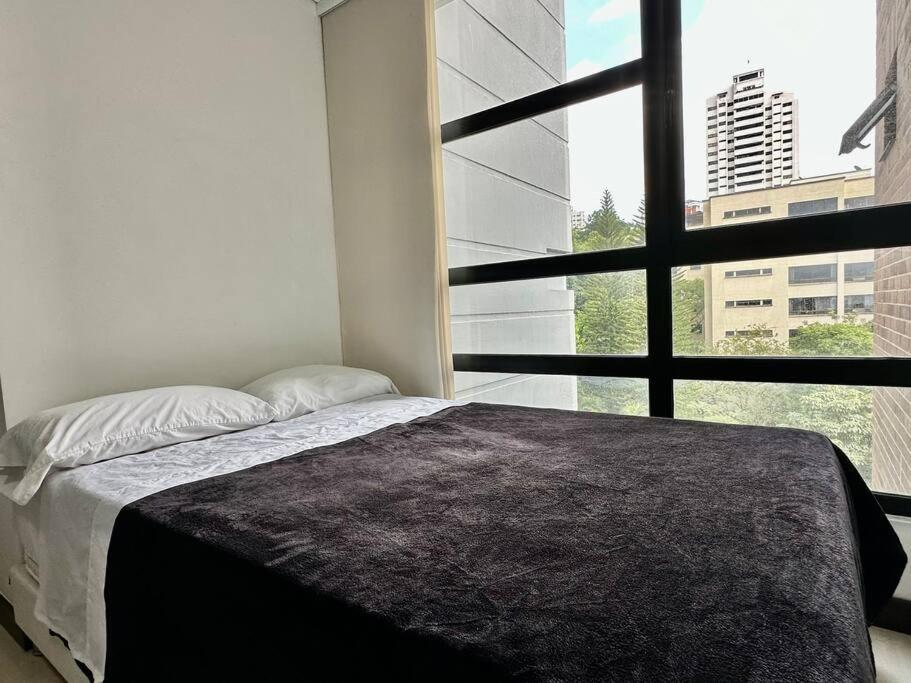 702 Beautiful and spacious apartment in El Poblado