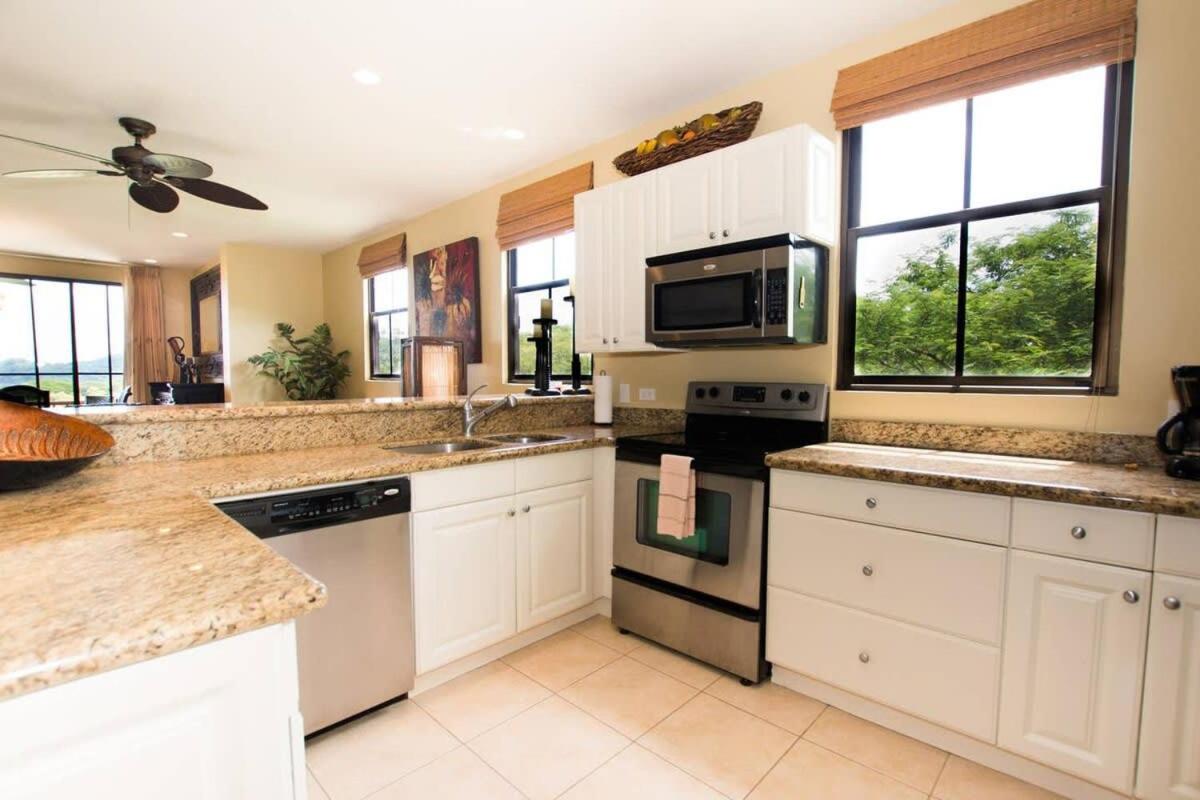 Classy artsy ocean-view unit near pool at Pacifico in Coco sleeps 6