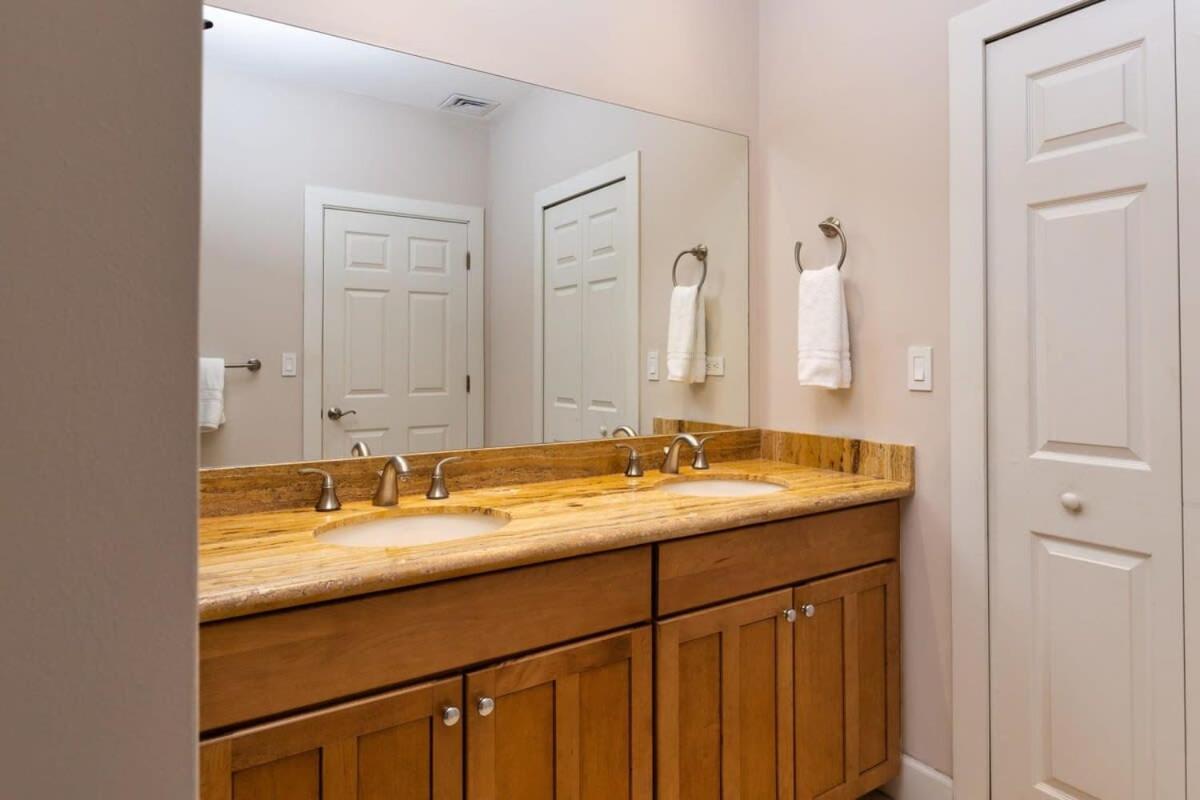 3-Bedroom 2-Bath Condo Overlooking Pool