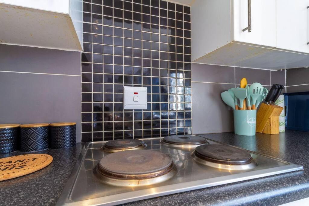 1 Bedroom Apartment in Houghton with Uninterrupted WiFi
