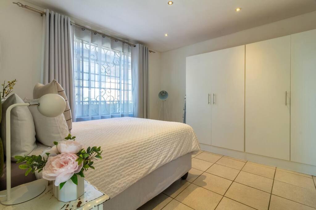 1 Bedroom Apartment in Houghton with Uninterrupted WiFi