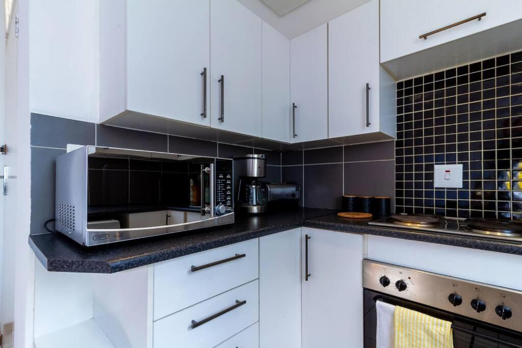 1 Bedroom Apartment in Houghton with Uninterrupted WiFi