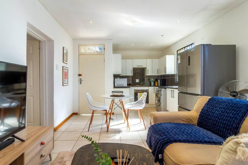 1 Bedroom Apartment in Houghton with Uninterrupted WiFi