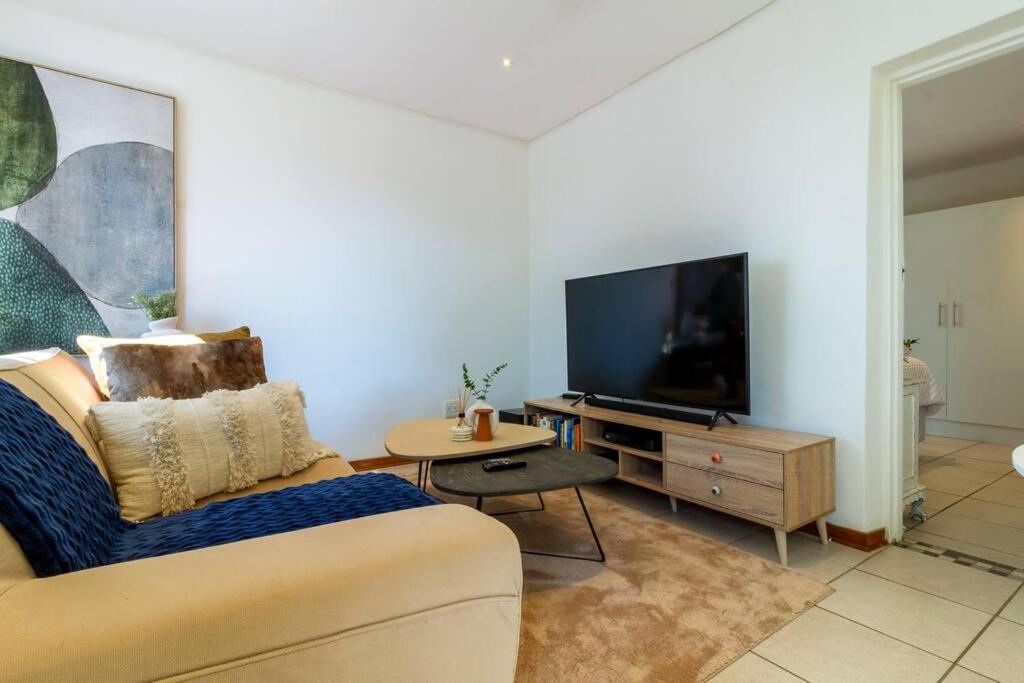 1 Bedroom Apartment in Houghton with Uninterrupted WiFi
