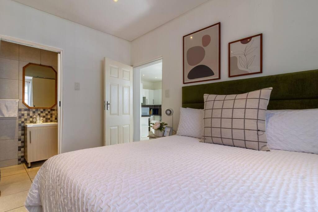 1 Bedroom Apartment in Houghton with Uninterrupted WiFi