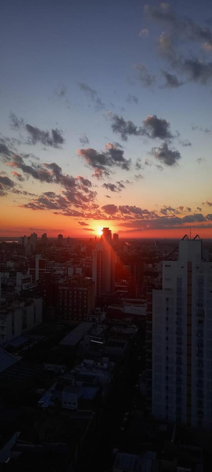 Departamento céntrico con vista al río Paraná