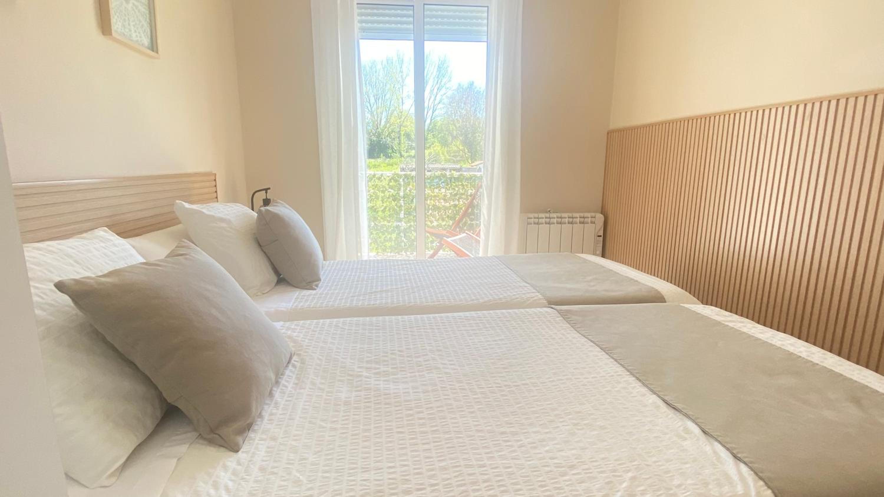 SAMIL PLAYA en Vigo — hotel room