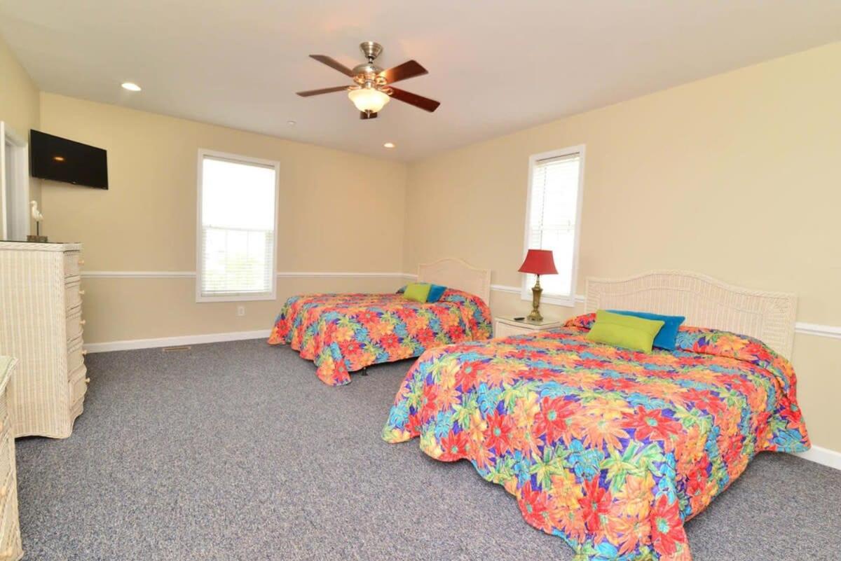 Exclusive Ocean View Beach Castle w Pool Grill Pool Table