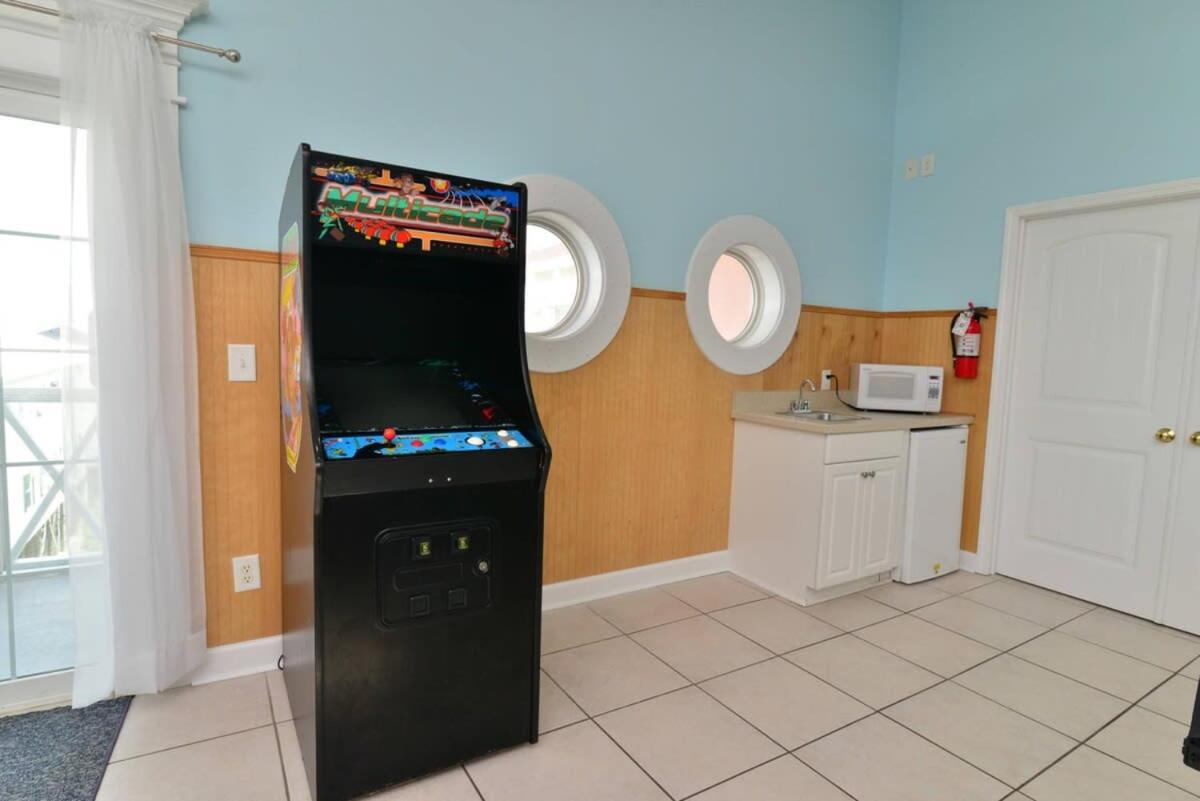 Exclusive Ocean View Beach Castle w Pool Grill Pool Table