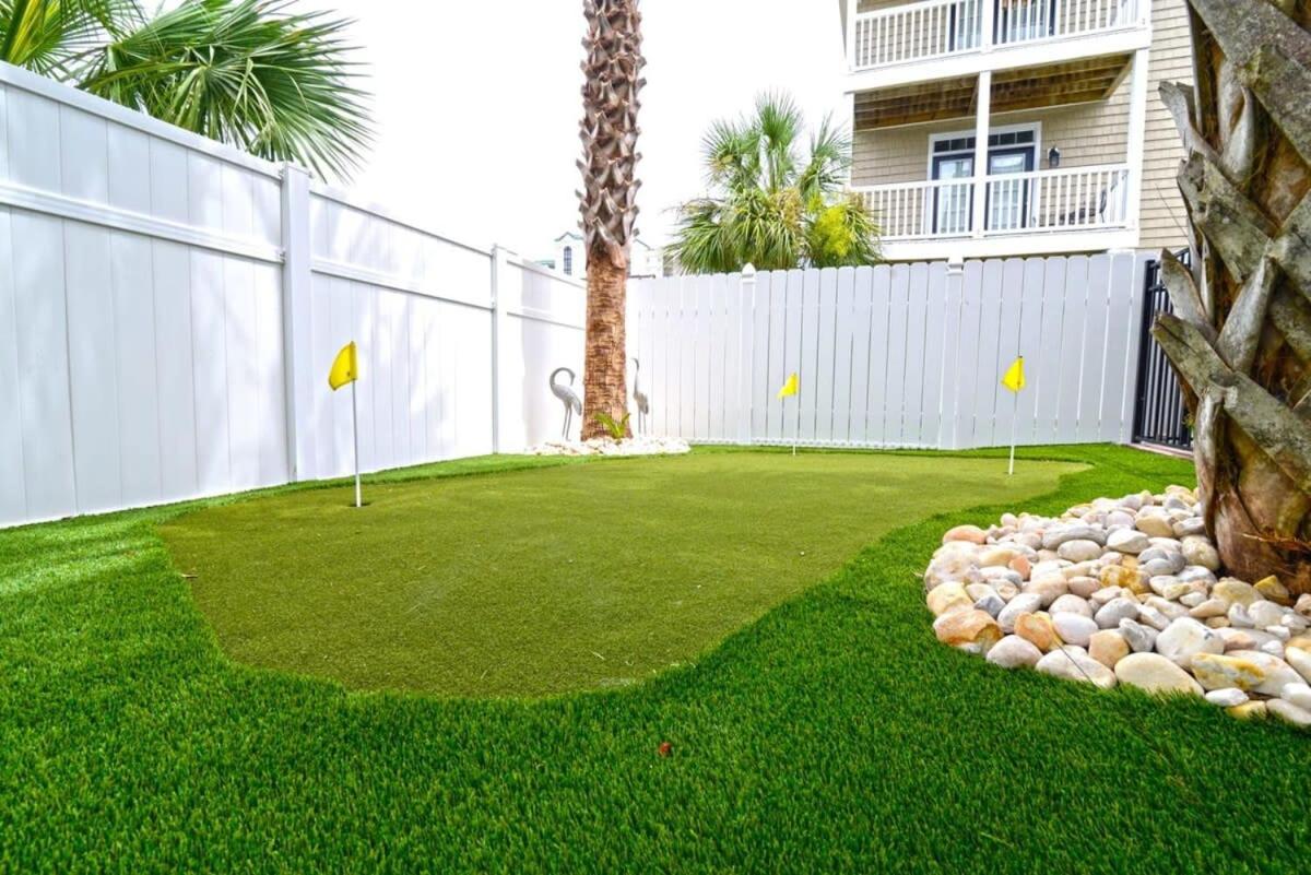 Sun and Games House w Swimming Pool Tons of Games Putting Green view 4