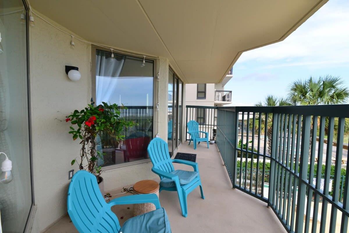 Hotel The Jewel All New Oceanfront Luxury w Huge Balcony - Image 1