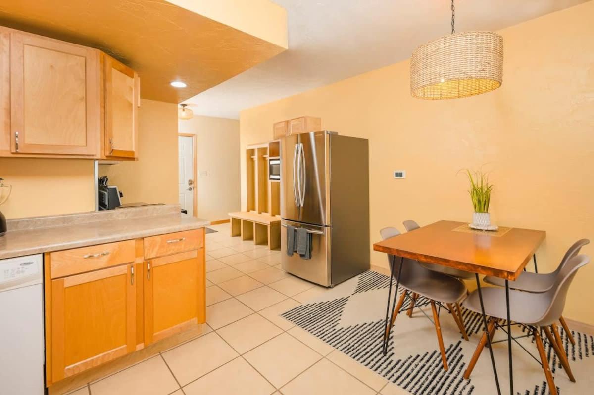 Relaxing Downtown 2BR Abode view 5