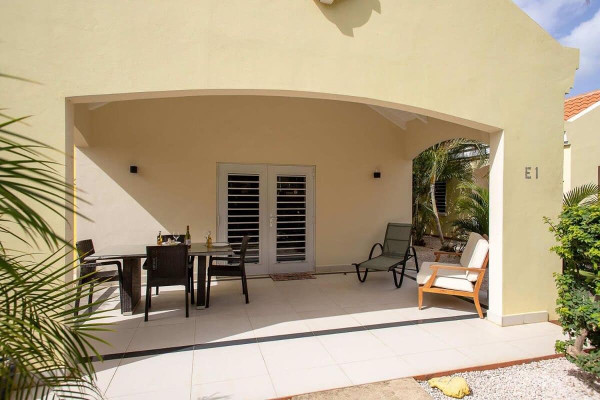 Caracara E1 Relax & Dive Resort Bonaire Village