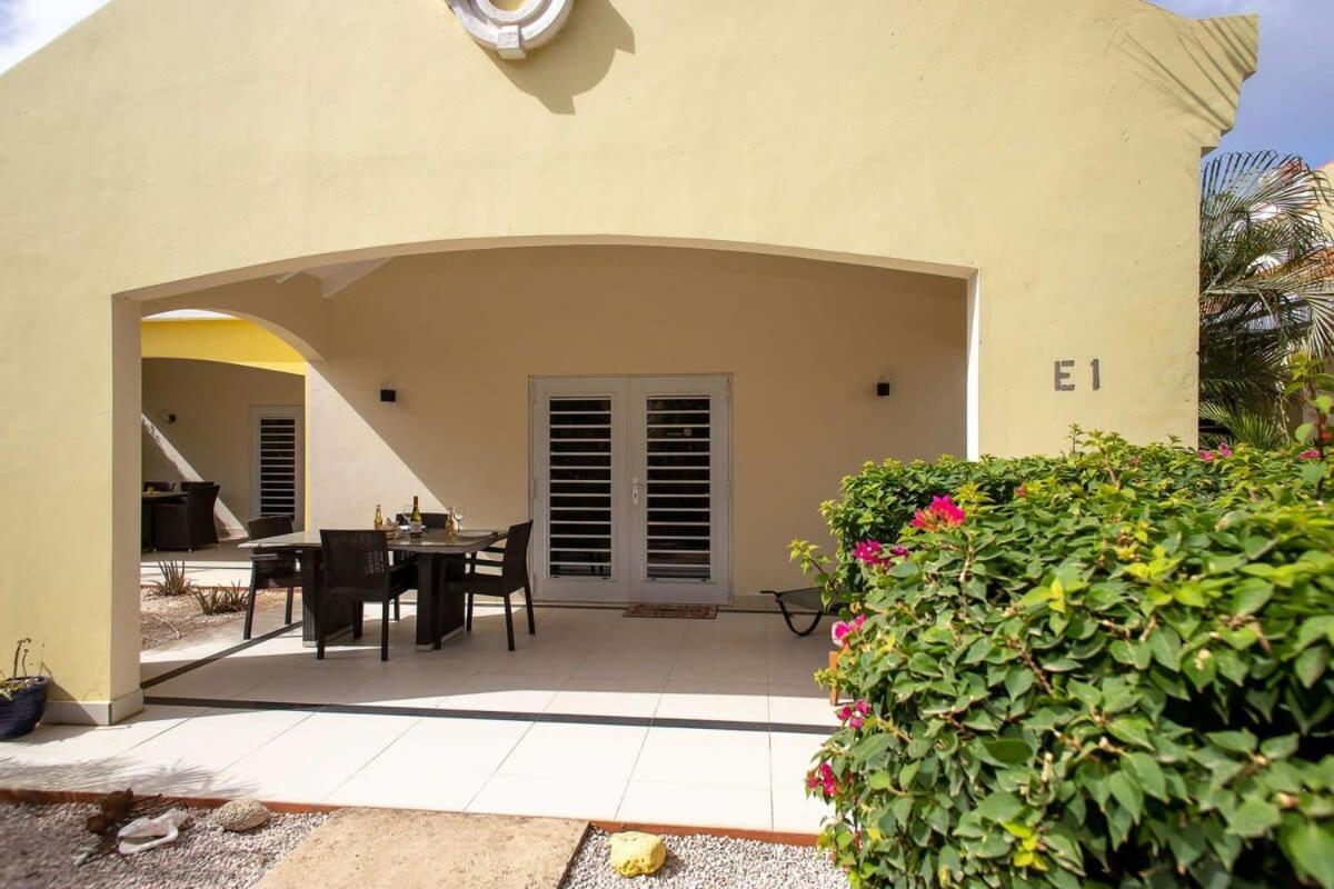 Caracara E1 Relax & Dive Resort Bonaire Village