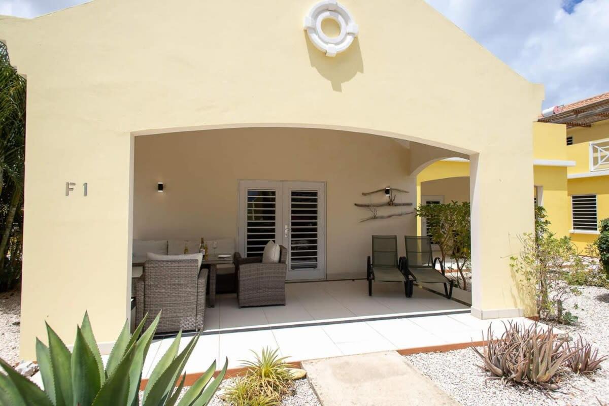 Caracara F1 Relax & Dive Resort Bonaire Village