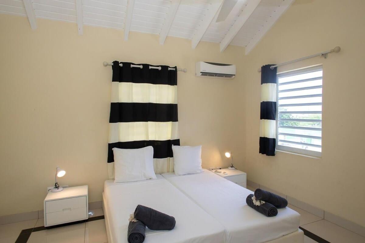 Caracara K4 Relax & Dive Resort Bonaire Village