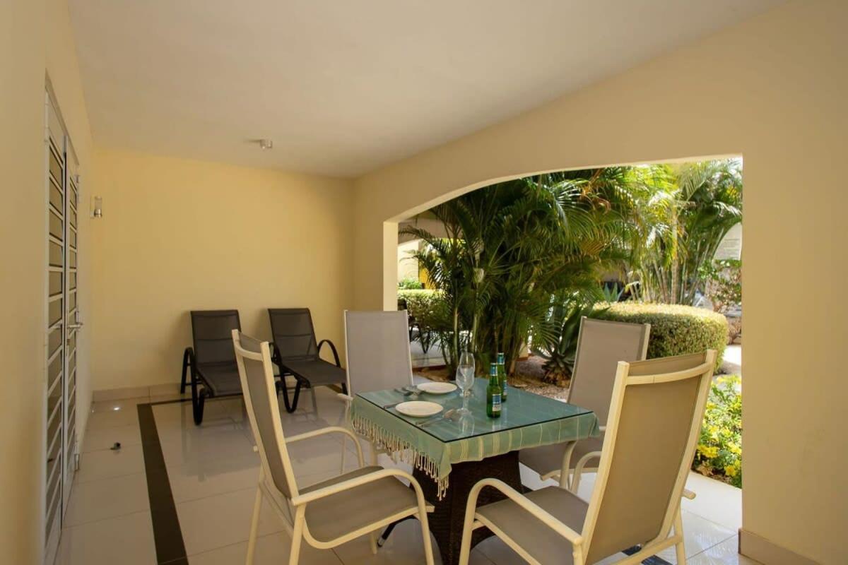 Caracara M4 Relax & Dive Resort Bonaire Village