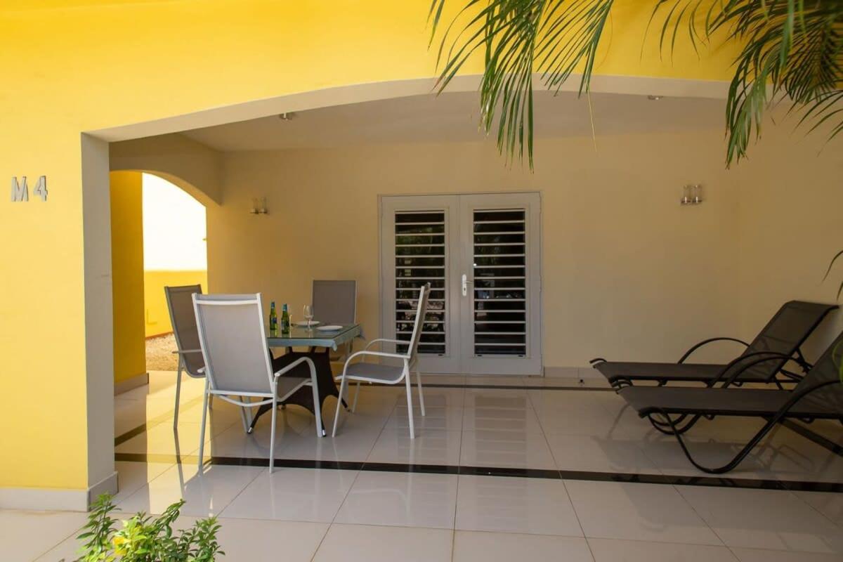 Caracara M4 Relax & Dive Resort Bonaire Village