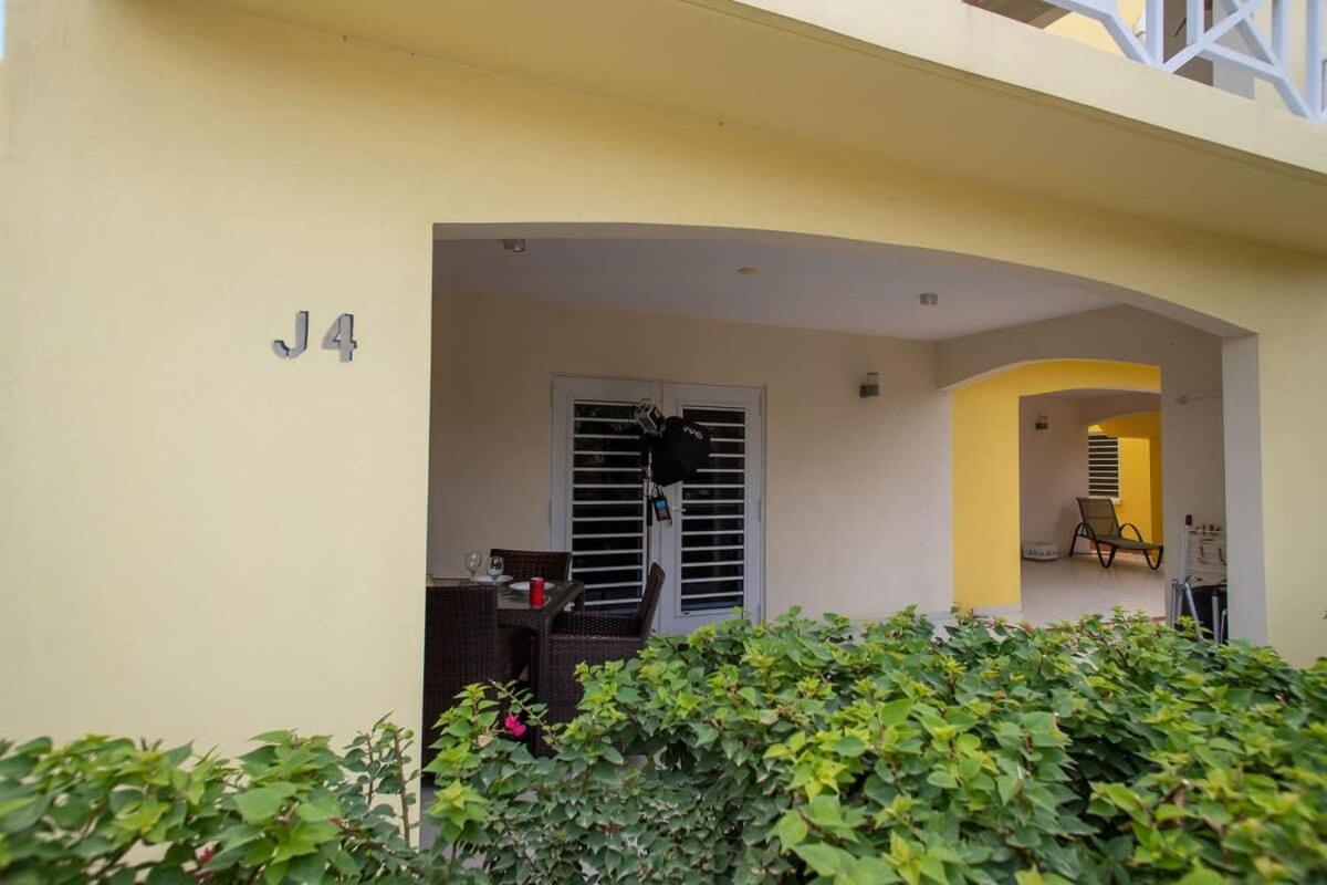 Caracara J4 Relax & Dive Resort Bonaire Village