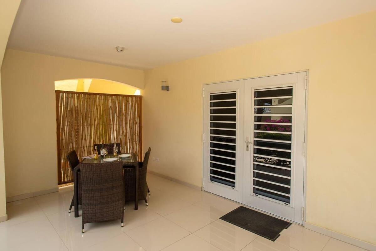 Caracara J4 Relax & Dive Resort Bonaire Village