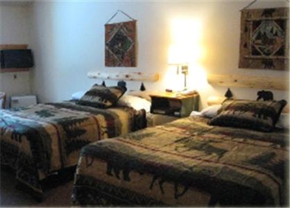Hiawatha Lodge Inn
