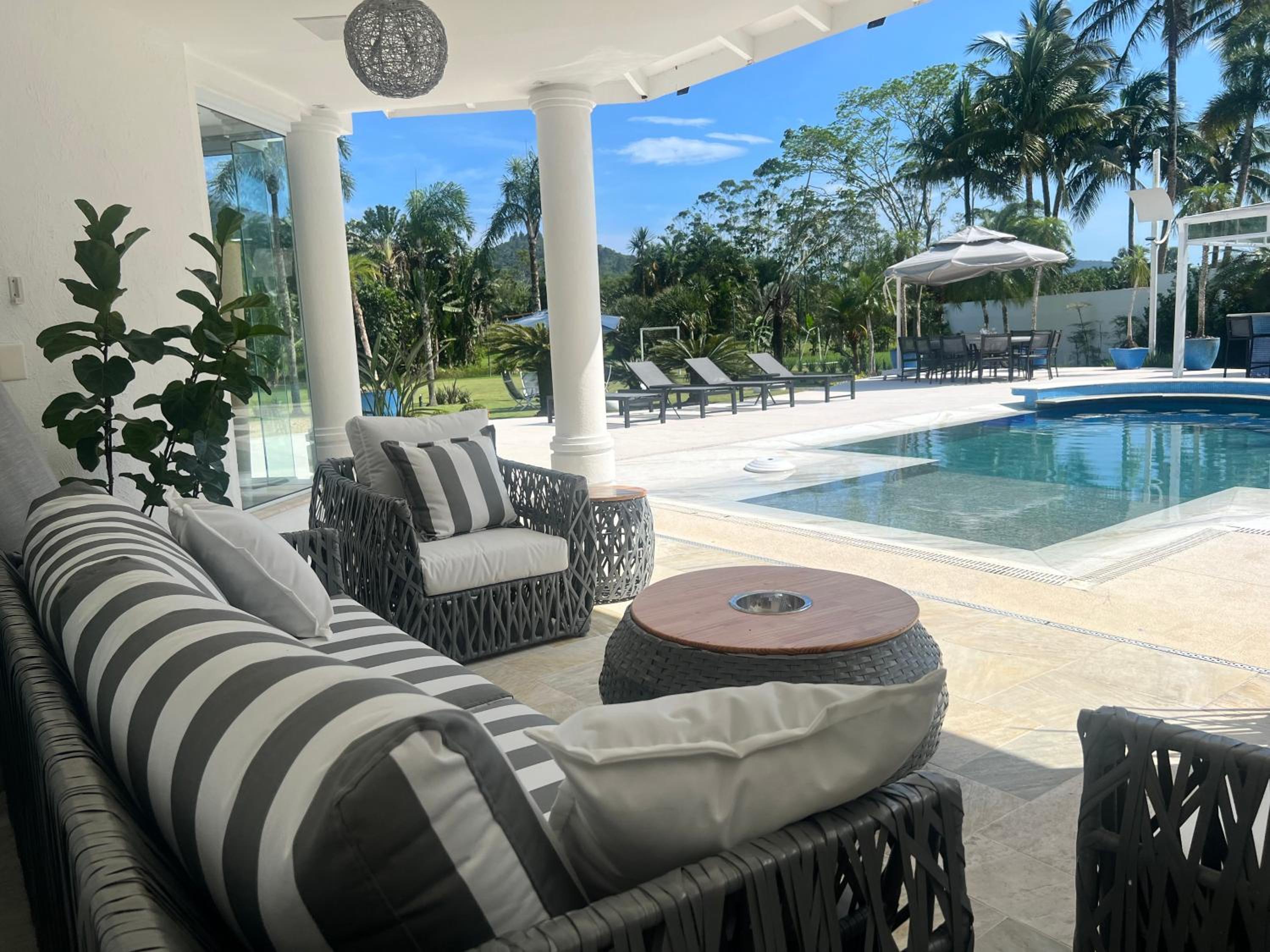 Villa Luxuosa - Condomínio Beira Mar - Costa Verde Tabatinga - Caraguatatuba - Com equipe diária