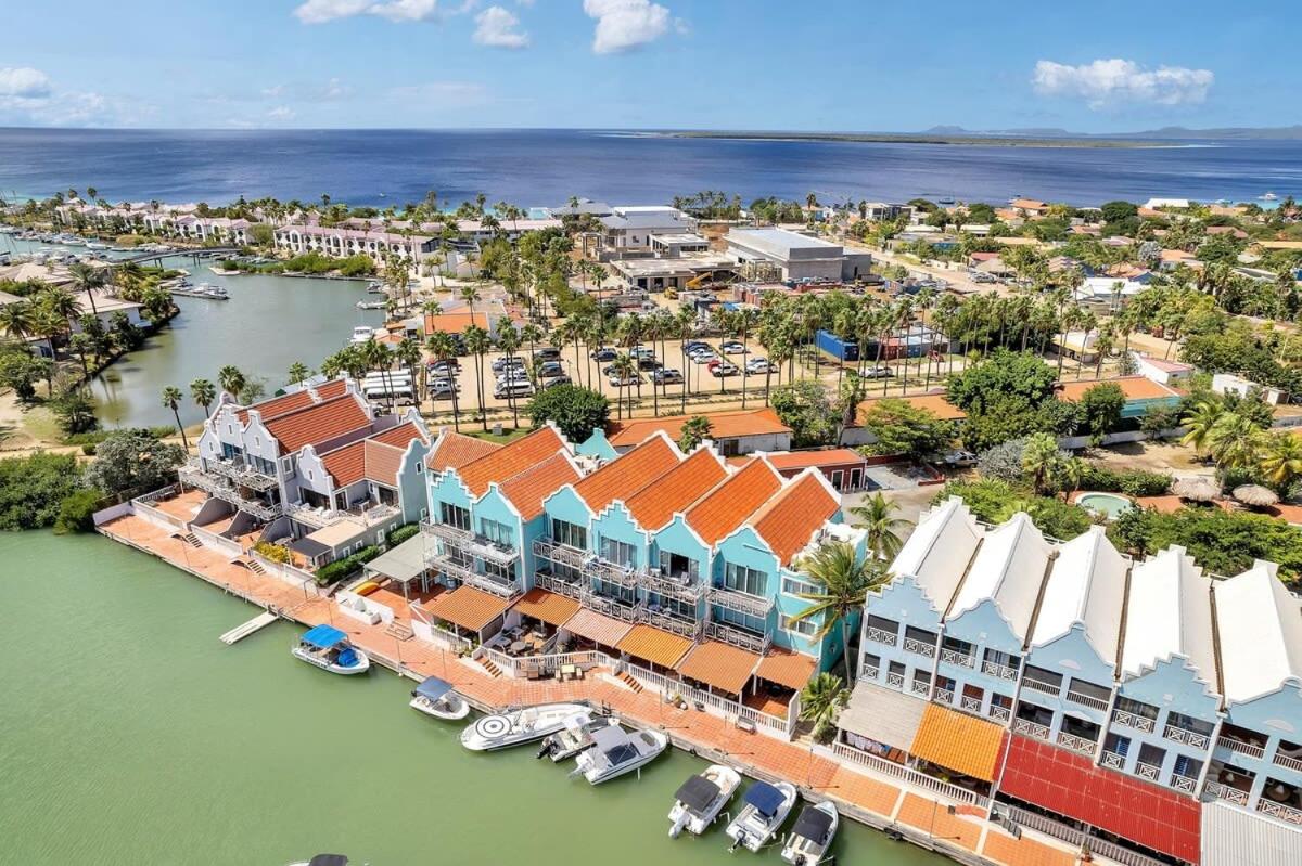 Caribbean Court Studio 321