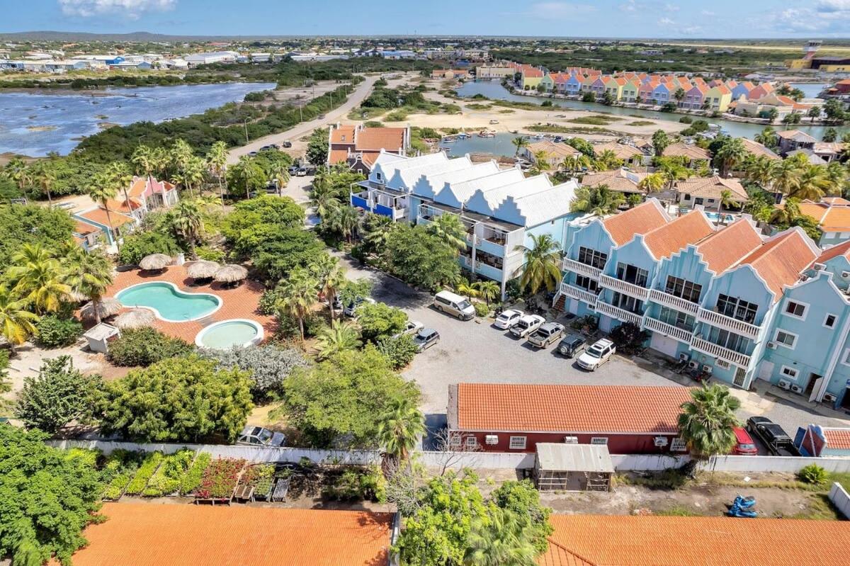 Caribbean Court Studio 321