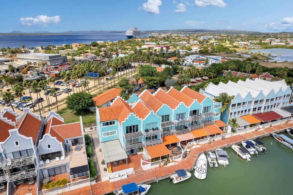 Caribbean Court Studio 321