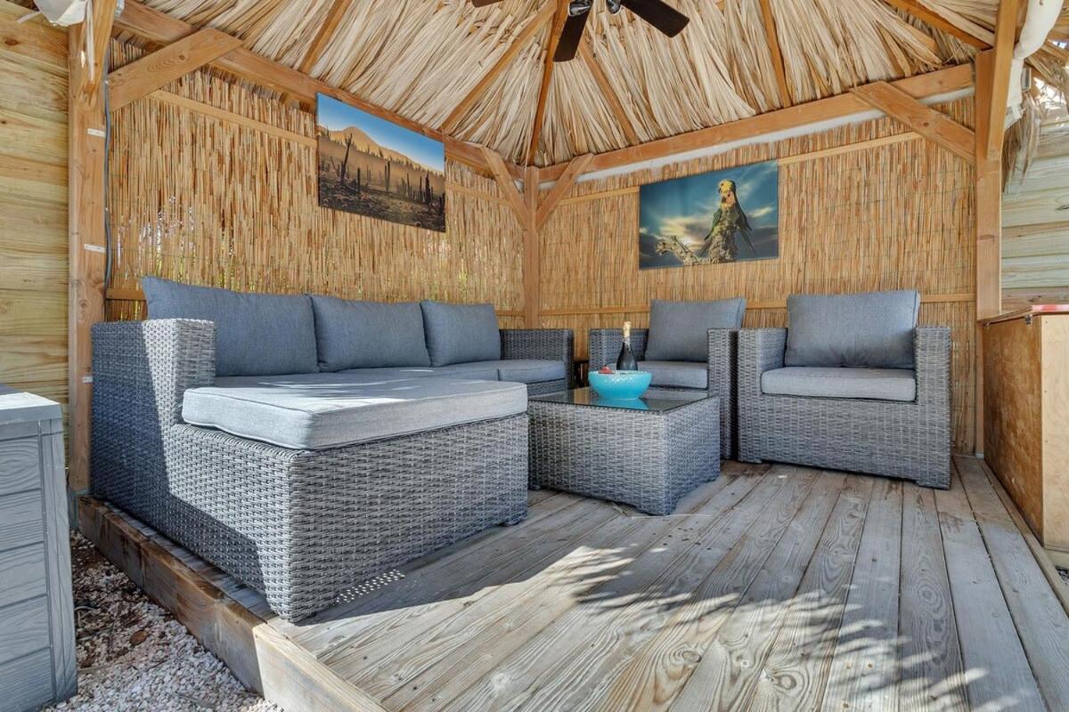 Casa Papaya with Private Pool and Covered Porch