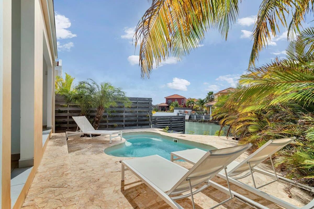 Casa Leeward with Pool on the Laguna Marina