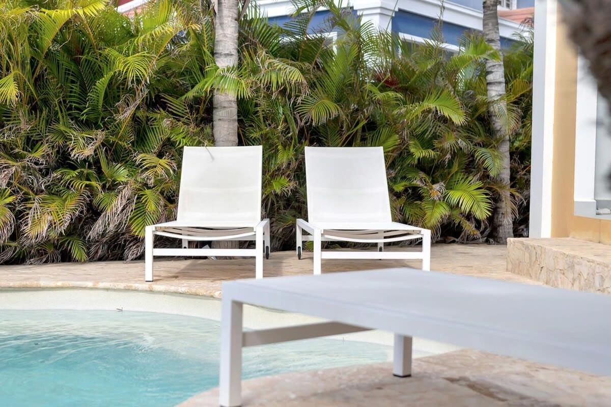 Casa Leeward with Pool on the Laguna Marina