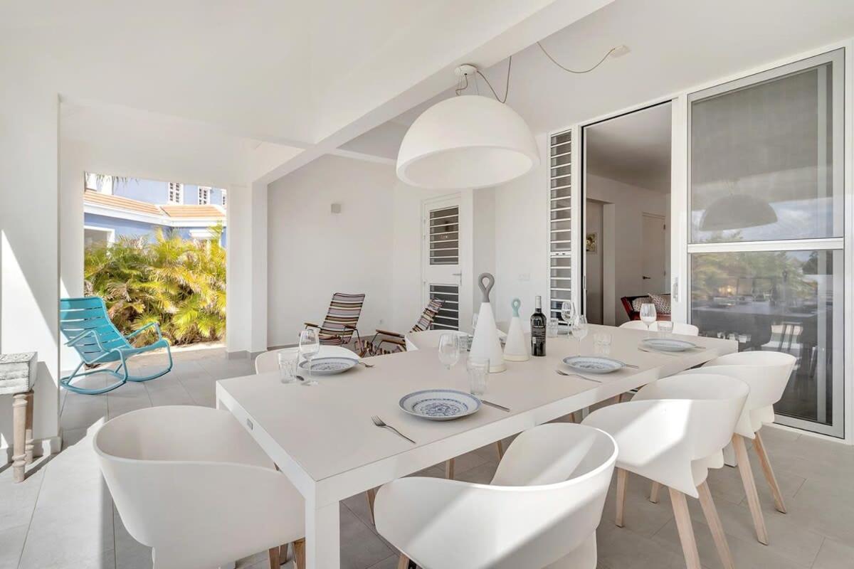 Casa Leeward with Pool on the Laguna Marina