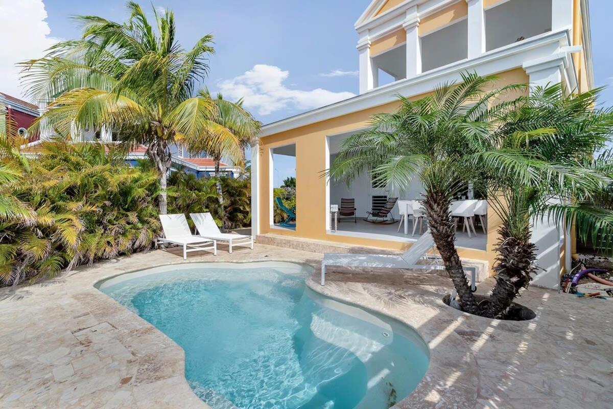 Casa Leeward with Pool on the Laguna Marina
