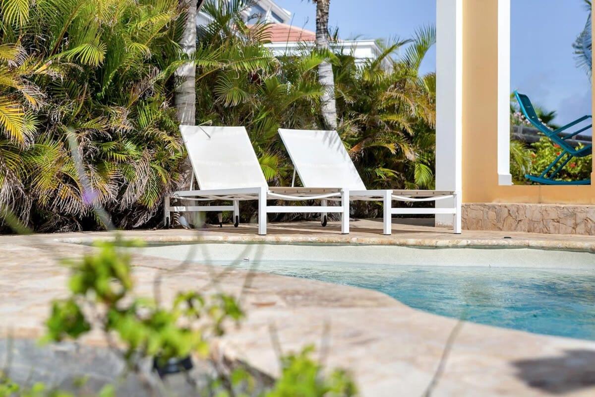 Casa Leeward with Pool on the Laguna Marina
